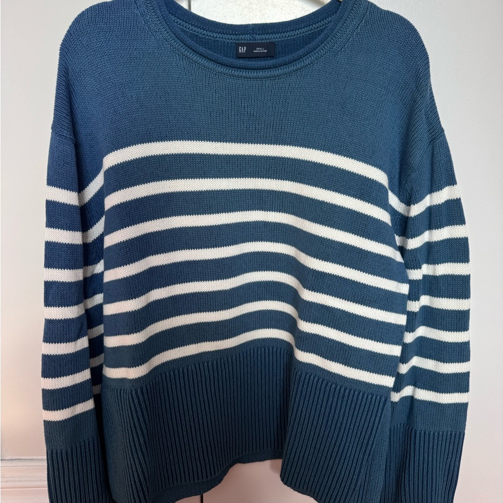 Gap Sweater